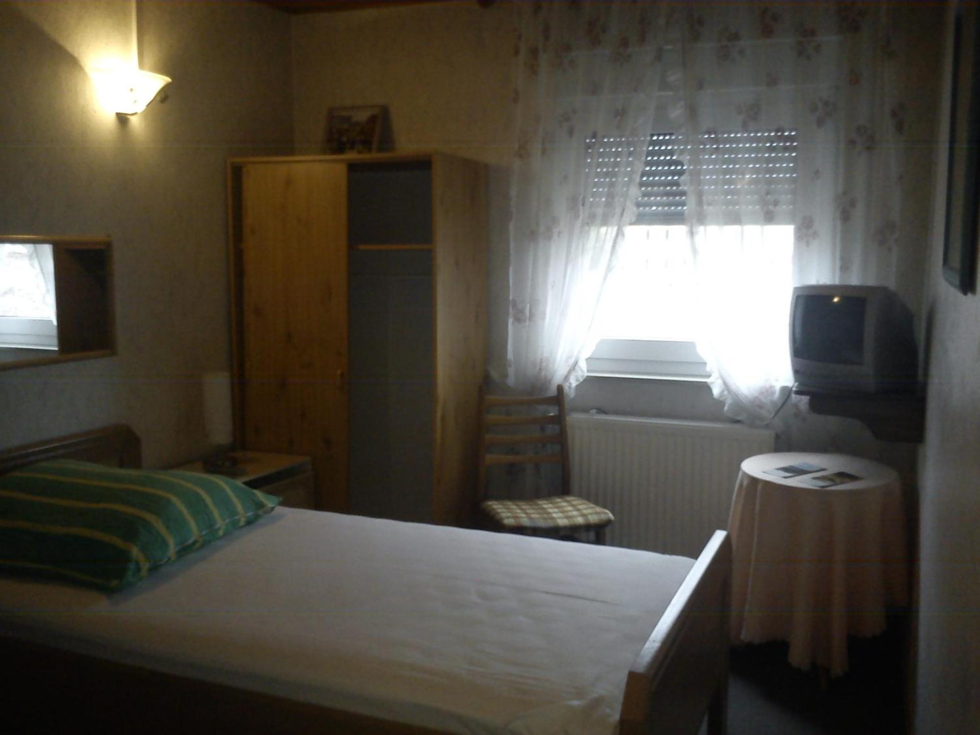 נירשטיין Hotel Zur Kueferschenke מראה חיצוני תמונה